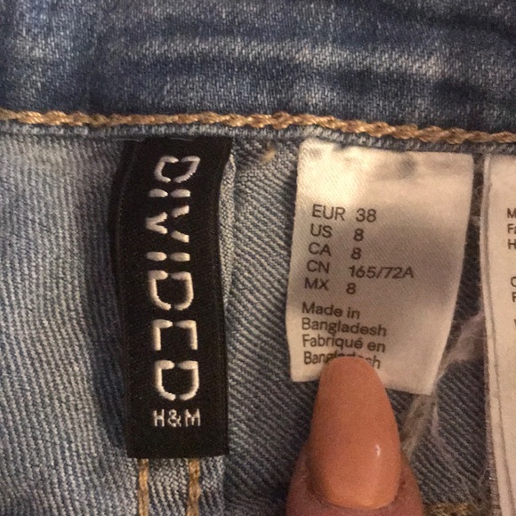 H&M Distressed jeans - Picture 2 of 2